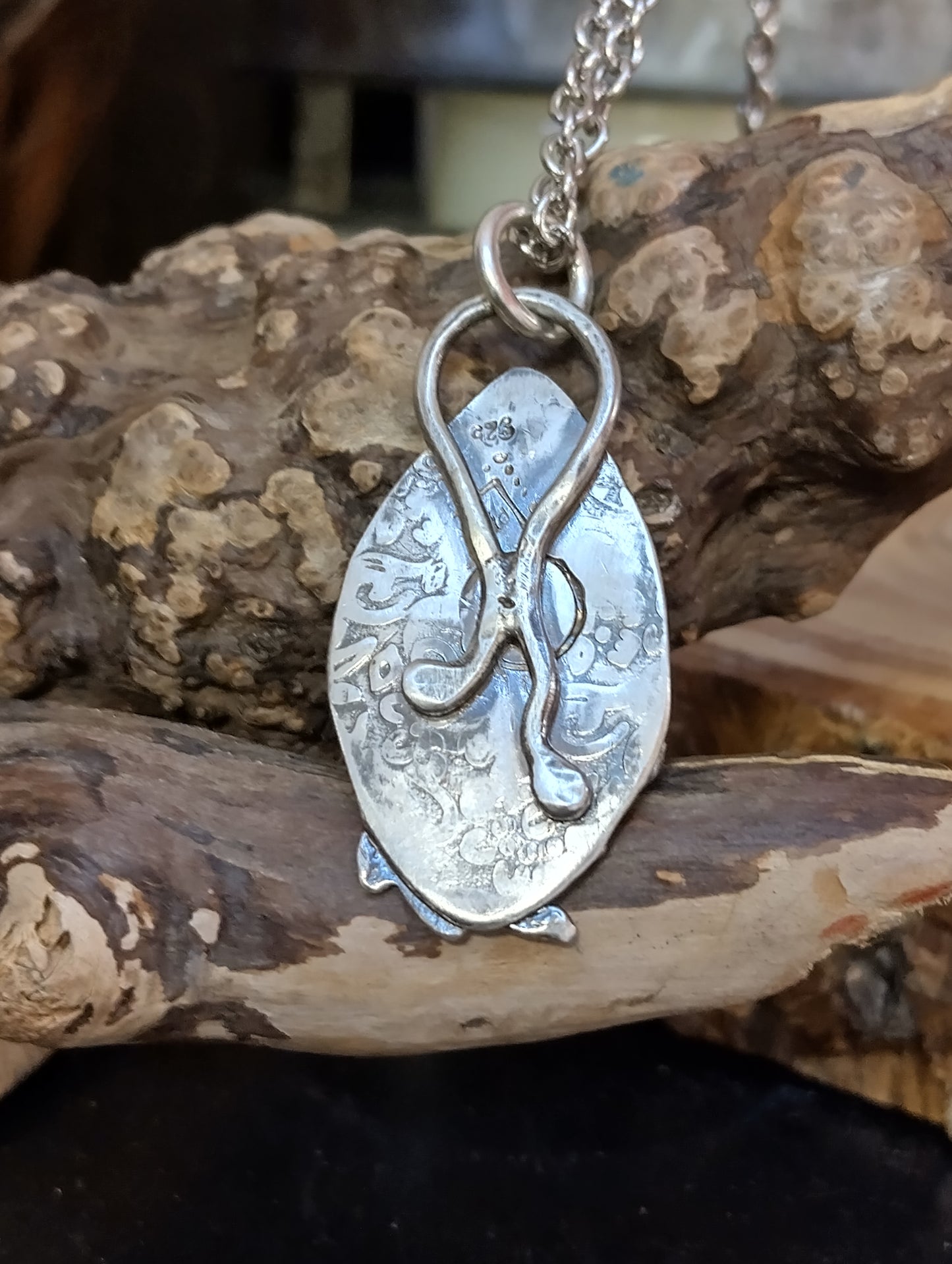 Labradorite set in Silver Pendant Necklace.