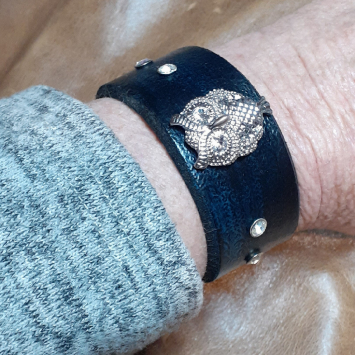 Leather Bracelet, Owl, Magnetic |WRD - WarmRainyDay